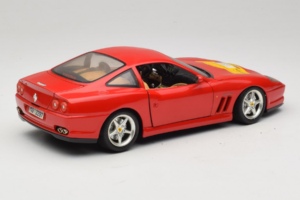 Ferrari 550 Maranello 22 Jahre Ferrari Model Club レッド Bburago 1:18 3064-P2 メタル - 画像 3/8