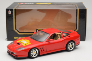 Ferrari 550 Maranello 22 Jahre Ferrari Model Club レッド Bburago 1:18 3064-P2 メタル - 画像 8/8