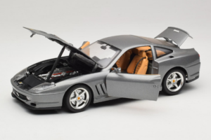 Ferrari 550 Maranello 25 Jahre Ferrari Model Club シルバー 第2バージョン Bburago 1:18 3064-S1 メタル - 画像 2/8