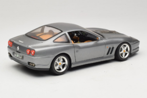 Ferrari 550 Maranello 25 Jahre Ferrari Model Club シルバー 第2バージョン Bburago 1:18 3064-S1 メタル - 画像 3/8