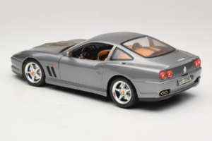 Ferrari 550 Maranello 25 Jahre Ferrari Model Club シルバー 第2バージョン Bburago 1:18 3064-S1 メタル - 画像 7/8