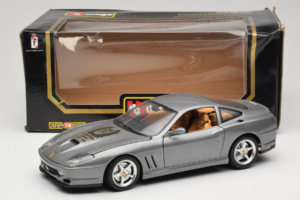 Ferrari 550 Maranello 25 Jahre Ferrari Model Club シルバー 第2バージョン Bburago 1:18 3064-S1 メタル - 画像 8/8