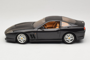 Ferrari 550 Maranello ブラック メタリック Bburago 1:18 3344-B1 メタル - 画像 4/8