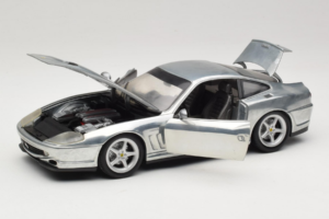 Ferrari 550 Maranello Chrome Silver Hot Wheels 1:18 25740 メタル - 画像 2/8