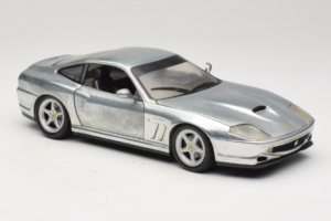 Ferrari 550 Maranello Chrome Silver Hot Wheels 1:18 25740 メタル - 画像 6/8