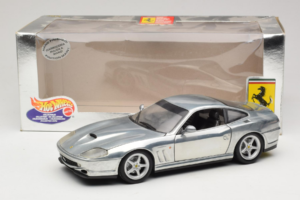 Ferrari 550 Maranello Chrome Silver Hot Wheels 1:18 25740 メタル - 画像 8/8