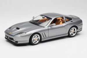 Ferrari 550 Maranello シルバー Bburago 1:18 3344 メタル