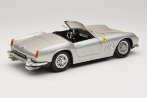 Ferrari California カブリオレ シルバー Tonka 1:18 01109-S1 メタル - 画像 3/8