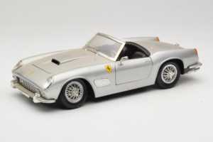 Ferrari California カブリオレ シルバー Tonka 1:18 01109-S1 メタル