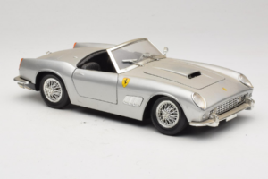 Ferrari California カブリオレ シルバー Tonka 1:18 01109-S1 メタル - 画像 6/8