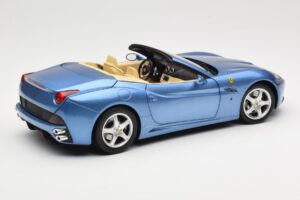 Ferrari California ライトブルー Hot Wheels 1:18 N2043 メタル - 画像 3/8