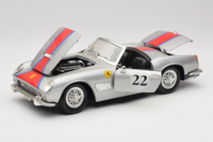 Ferrari California #22 シルバー レッドストライプ 1966 Tonka 1:18 01109-S2 メタル - 画像 2/8