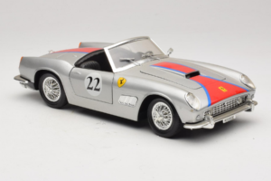 Ferrari California #22 シルバー レッドストライプ 1966 Tonka 1:18 01109-S2 メタル - 画像 6/8