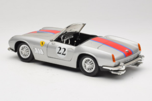 Ferrari California #22 シルバー レッドストライプ 1966 Tonka 1:18 01109-S2 メタル - 画像 7/8