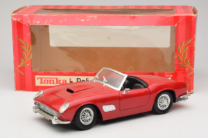 Ferrari California カブリオレ レッド Tonka 1:18 01109-P1 メタル - 画像 8/8