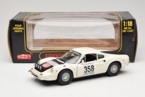Ferrari Dino 246 GT ホワイト Anson 1:18 3580 メタル - 画像 8/8
