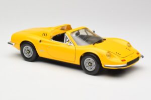 Ferrari Dino 246 GTS イエロー Hot Wheels 1:18 23920 メタル - 画像 6/8