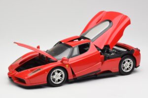 Ferrari Enzo レッド Hot Wheels 1:18 56293 メタル - 画像 2/8