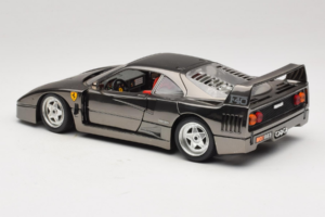 Ferrari F40 Chrome Black Bburago 1:18 3401-B1 メタル - 画像 7/8