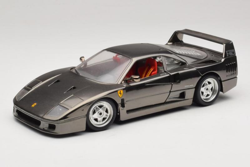 Ferrari F40 Chrome Black Bburago 1:18 3401-B1 メタル