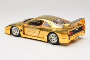 Ferrari F40 Chrome Gold Limited Edition 250 pcs Bburago 1:18 3332-G1 メタル - 画像 7/8