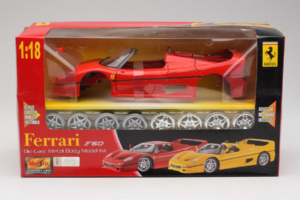 Ferrari F40 レッド モデルキット Maisto 1:18 39822 メタル