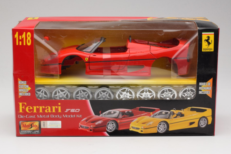 Ferrari F40 レッド モデルキット Maisto 1:18 39822 メタル