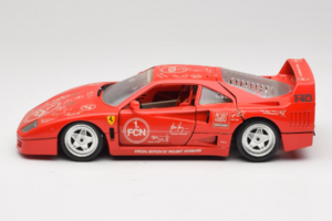 Ferrari F40 Evoluzione FC Nürnberg Special Edition レッド Bburago 1:18 3042-FCN メタル - 画像 4/8