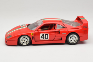Ferrari F40 #40 レッド イタリア国旗付き Bburago 1:18 3032-P1 メタル - 画像 4/8