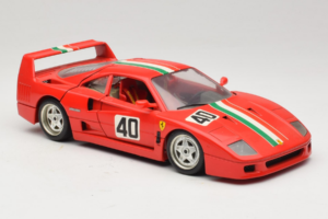 Ferrari F40 #40 レッド イタリア国旗付き Bburago 1:18 3032-P1 メタル - 画像 6/8