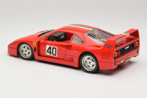 Ferrari F40 #40 レッド イタリア国旗付き Bburago 1:18 3032-P1 メタル - 画像 7/8
