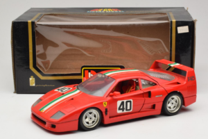 Ferrari F40 #40 レッド イタリア国旗付き Bburago 1:18 3032-P1 メタル - 画像 8/8