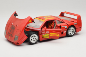 Ferrari F40 Pirelli BBS レッド Bburago 1:18 3032-P4 メタル - 画像 2/8