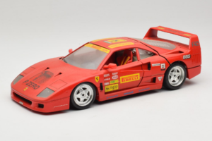 Ferrari F40 Pirelli BBS レッド Bburago 1:18 3032-P4 メタル