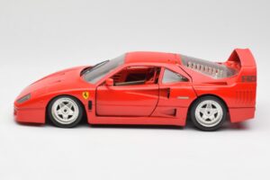 Ferrari F40 レッド Bburago 1:18 3032 メタル - 画像 4/8