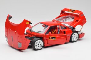 Ferrari F40 レッド Bburago 1:18 3332 メタル - 画像 2/8