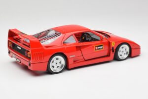Ferrari F40 レッド Bburago 1:18 3332 メタル - 画像 3/8