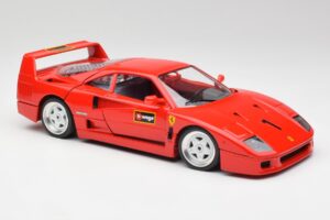Ferrari F40 レッド Bburago 1:18 3332 メタル - 画像 6/8