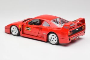 Ferrari F40 レッド Bburago 1:18 3332 メタル - 画像 7/8