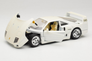 Ferrari F40 ホワイト Bburago 1:18 3332-W4 メタル - 画像 2/8