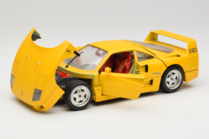 Ferrari F40 イエロー Bburago 1:18 3032-Y1 メタル - 画像 2/8