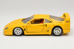Ferrari F40 イエロー Bburago 1:18 3032-Y1 メタル - 画像 4/8