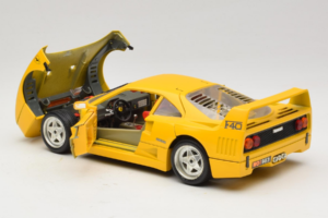 Ferrari F40 イエロー Bburago 1:18 3032-Y1 メタル - 画像 5/8