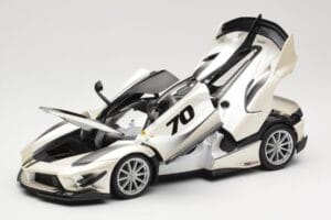 Ferrari FXX-K Evo #70 ホワイト Bburago 1:18 18-16012 メタル - 画像 2/8