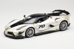 Ferrari FXX-K Evo #70 ホワイト Bburago 1:18 18-16012 メタル