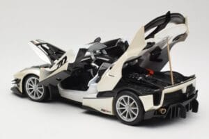 Ferrari FXX-K Evo #70 ホワイト Bburago 1:18 18-16012 メタル - 画像 5/8