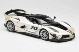 Ferrari FXX-K Evo #70 ホワイト Bburago 1:18 18-16012 メタル - 画像 6/8