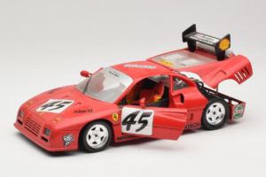 Ferrari 288 GTO Evoluzione #45 レッド Revell 1:18 48820 メタル - 画像 2/8