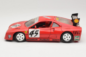 Ferrari 288 GTO Evoluzione #45 レッド Revell 1:18 48820 メタル - 画像 4/8
