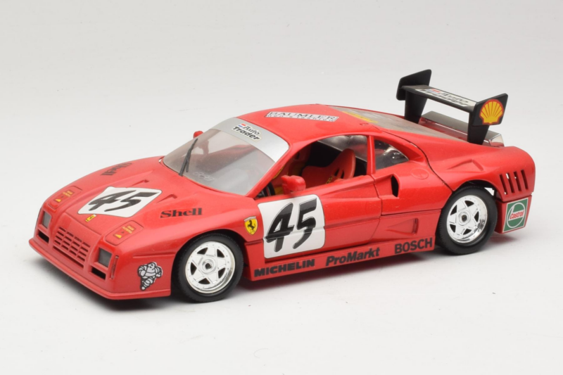 Ferrari 288 GTO Evoluzione #45 レッド Revell 1:18 48820 メタル